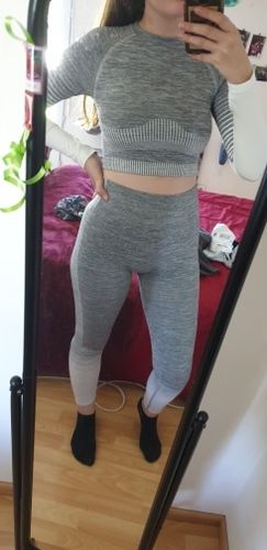 Customer photo review of Crop Top de sport ICONIC Blanc