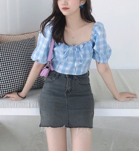 Customer photo review of Off-the-shoulder blue white plaid square neck t-shirt