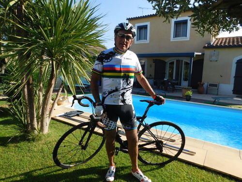 Avis photo d'un client sur Tenue De Cycliste Route Rayée - Explore+