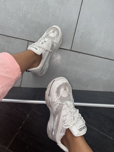 Customer photo review of Chaussure femme - modèle "ALENA" BLANC