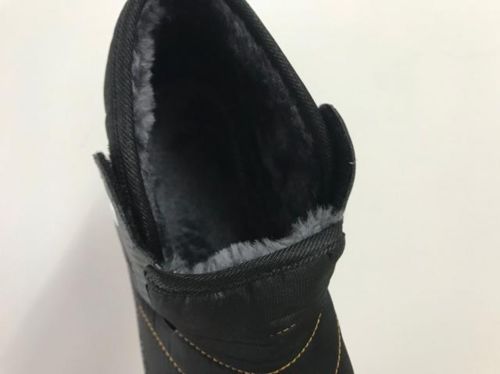 Customer photo review of Dacomfy Men's Cotton Warm Winter Snow Boots
