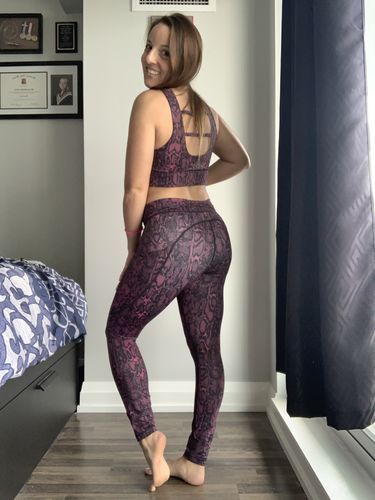 Customer photo review of Fierce Bra - Red Snakeskin | MT SPORT