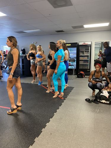 Customer photo review of CUTOUT BRA - Bubblegum Ice Cream