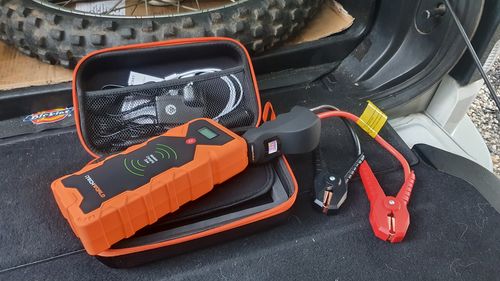 Customer photo review of iTECH2000A Portable Jump Starter Backup Wireless Power Bank, 2000amp