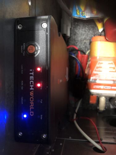 Customer photo review of Dual input 40A In-Vehicle Battery Charger DC iTECHDCDC40 DCDC