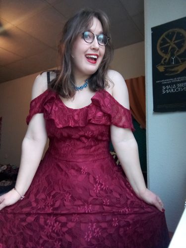 Avis photo d'un client sur Robe Année 50 à Volants Dos Nu en dentelle