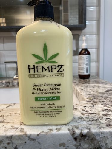 Customer photo review of HEMPZ Sweet Pineapple & Honey Melon Moisturizer