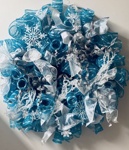 Customer photo review of 10.5"X10Yd Metallic Cotton Ball Mesh Turquoise/White RY820067