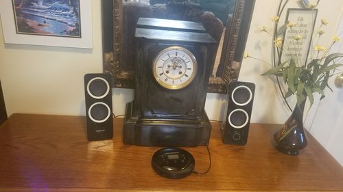 Customer photo review of Monodeal MD102 CD Player Anti-Skip/Anti-Shock Small Music CD Player with Large LCD Display for Cars Adults Kids Students