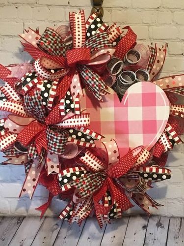 Customer photo review of 12"L X 11.5"H Check Heart Pink/Lt Pink/White AP858322