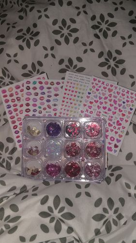 Customer photo review of Hooked On Love Valentine's Day Limited Edition Decoration Set