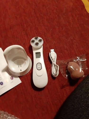 Customer photo review of Everything Beauty™ Anti-Aging LED Skin Tightening Device