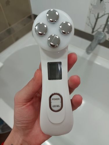 Customer photo review of Everything Beauty™ Anti-Aging LED Skin Tightening Device