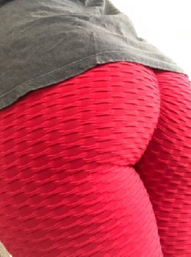 Customer photo review of Cozy Chic- Booty Sculpting Anti Cellulite Leggings V2