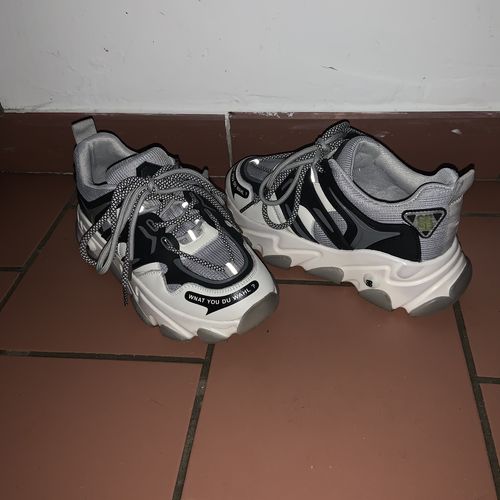 Customer photo review of Sneakers femme - Modèle SHAKIRA Noir
