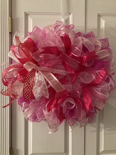 Customer photo review of 10.25"X10Yd Metallic Mesh Hot Pink W/Hot Pink Foil RE130111