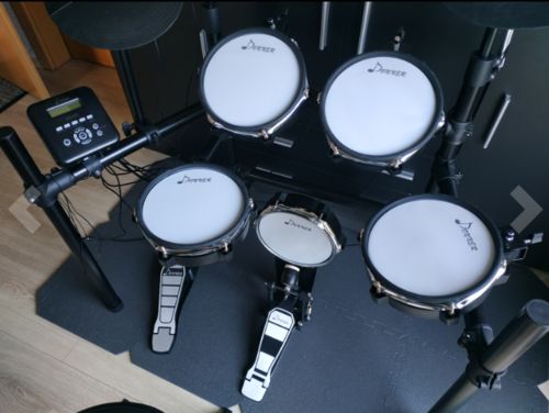 Customer photo review of Donner DED-200 Electric Drum Set with 5 Drums 4 Cymble, Audio Line, Drum Stick
