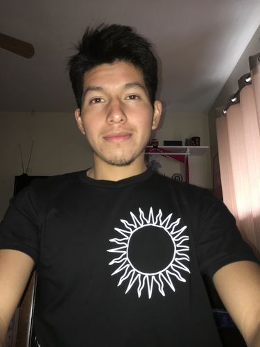 Customer photo review of SOMMER VIBES Unisex T-Shirt - Black