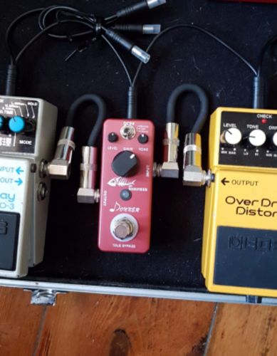 Customer photo review of Donner Morpher Distortion Pedal Solo Effect Guitar Pedal True Bypass