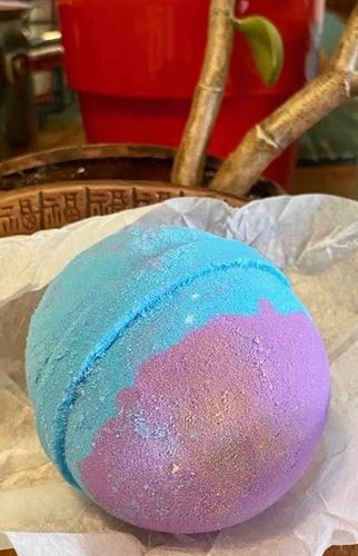 Customer photo review of Bath Bomb - Milky Way