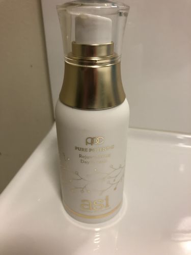 Customer photo review of Rejuvenating Day Cream with SPF