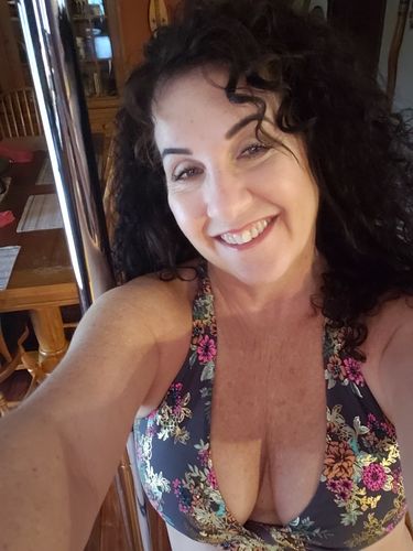 Raechel F. review of Gunmetal Garden 'Fawnia' Twist Sports Bra image 1 out of 1