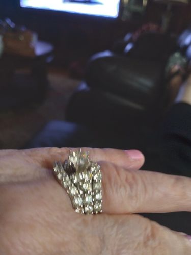 Customer photo review of 2.90-4.05 CT Round Cut Natural Diamonds - Bridal Set
