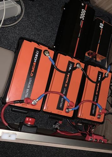 Customer photo review of Inverter 3000 Watt 12V Pure Sine Wave with remote control ITECH3000W