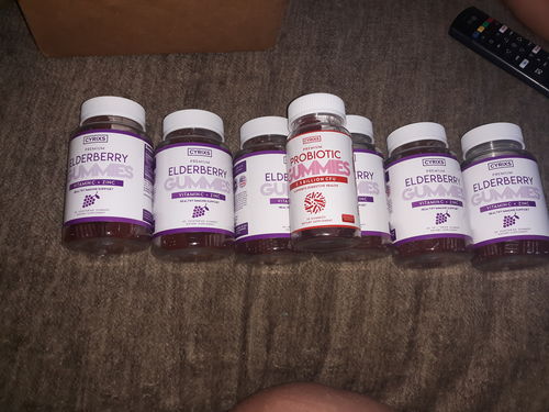 Customer photo review of Elderberry Gummies