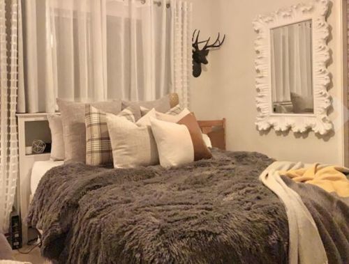Customer photo review of Faux Fur Velvet Fluffy Bedding Duvet Cover Set - Duvet Cover & Pillowcase