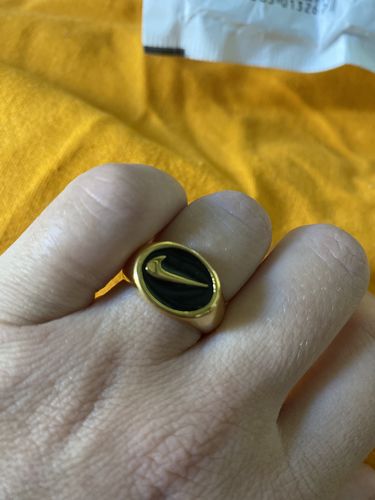 Customer photo review of Bague Swoosh Or