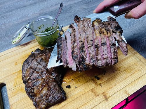 Customer photo review of Handgeschmiedetes Kochmesser - Serbian Style Rosewood