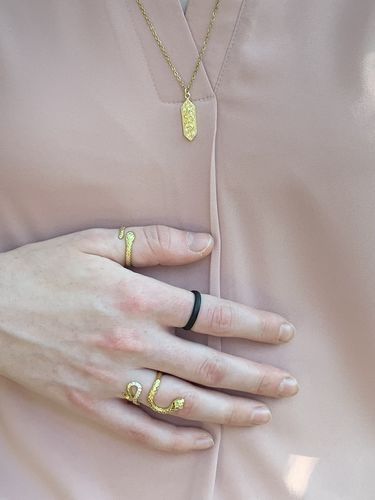Customer photo review of The Cleo Ring | Adjustable