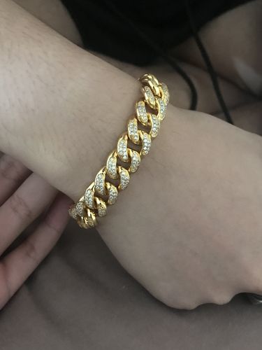 Customer photo review of PREMIUM 10mm Iced Cuban Bracelet - Gold