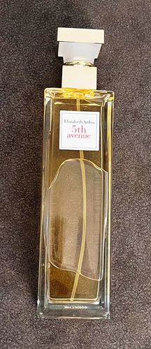 Customer photo review of Elizabeth Arden 5th Avenue Perfume For Women - 125ml