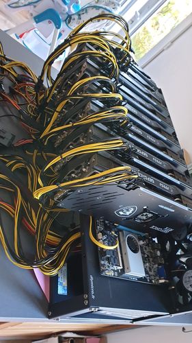 Avis photo d'un client sur PC Minage Open Air Rig Mining Avec 8G Ram - 240G SSD - 3600W - 8GPU RTX 3060 Ti - 6 Fan