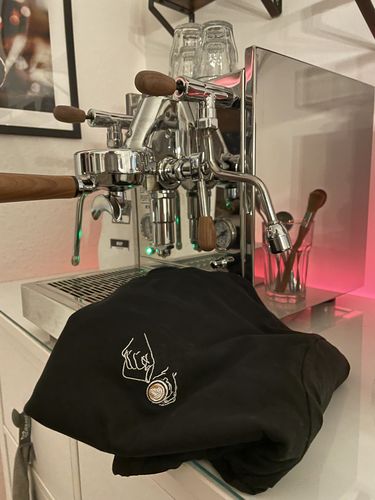 Customer photo review of Siebträger & Tamper | Besticktes Organic Bio Baumwoll-T-Shirt
