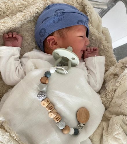 Customer photo review of Chupete Gris Nenina & Co