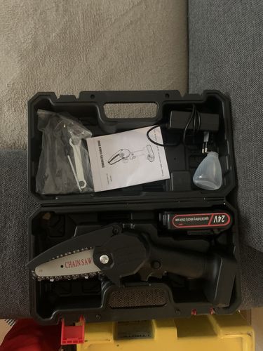 Customer photo review of GJEMAX™ Mini-Elektro-Kettensäge