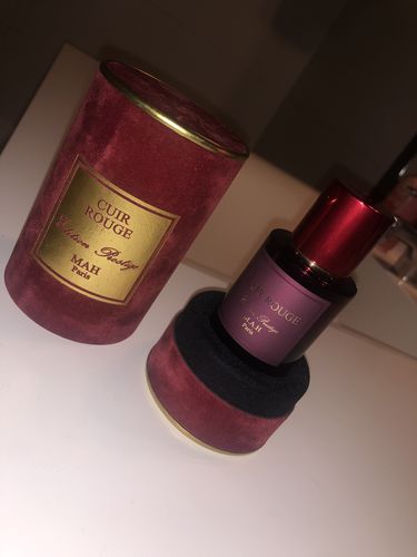 Customer photo review of Cuir Rouge