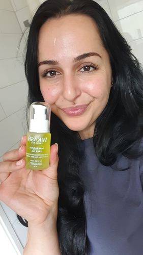 Customer photo review of I AM RADIANT FACE OIL