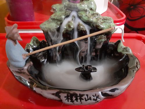 Customer photo review of Porta Incienso El Pescador + 10 Inciensos de Conos + 10 de varas