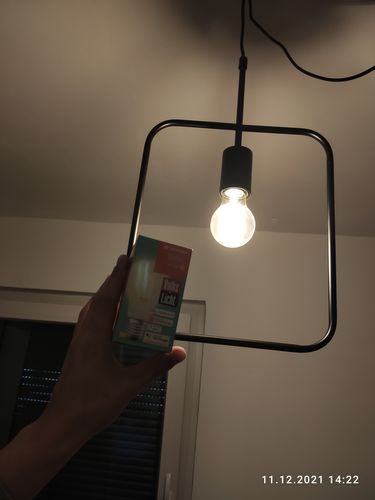 Kundenbewertung mit Foto zu LEDVANCE Volks-Licht E27 Smarte LED Lampe | Bluetooth | warmweiss, dimmbare Glühbirne | kompatibel mit Alexa und Google Home | 1er-Pack