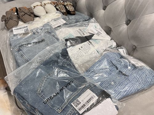 Customer photo review of Cropped Carrot Jeans with Faux Leather Belts