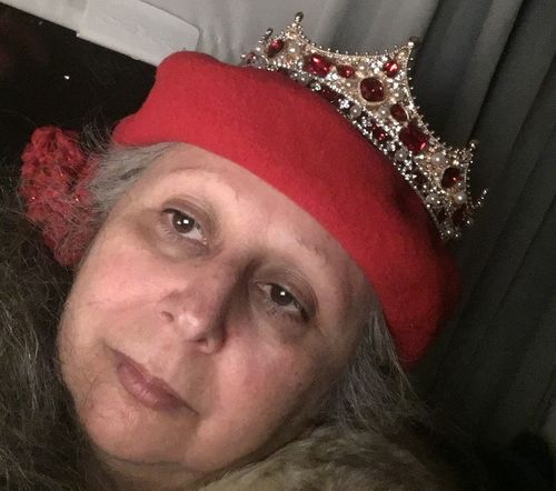 Customer photo review of Gem Queen Crown