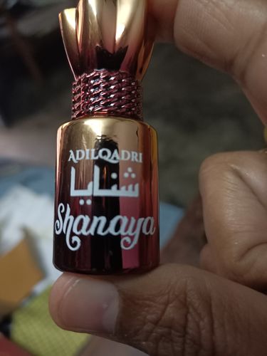 Customer photo review of Adilqadri Shanaya Luxury Unisex Non-Alcoholic Attar Perfume