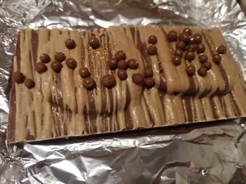 Customer photo review of Blondies Kitchen Cinnamon Cookie Collaboration Bar min 200g