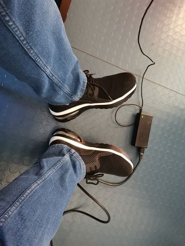 Customer photo review of fansgemacht Warme und leichte Anti-Smash- und Anti-Stich-Sicherheitsschuhe