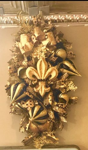Customer photo review of 13" Fleur De Lis W/Hanger Gold MZ167108