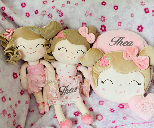 Customer photo review of Personalized Gloveleya Doll + Backpack Bundle - Strawberry 2 Skin Tones